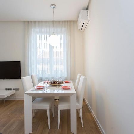 Modern Apartment In The City Center Sofia Eksteriør billede